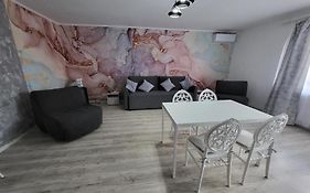 Casa Ratiu Apartamente 3 stele Airport Bucharest Therme Bucharest